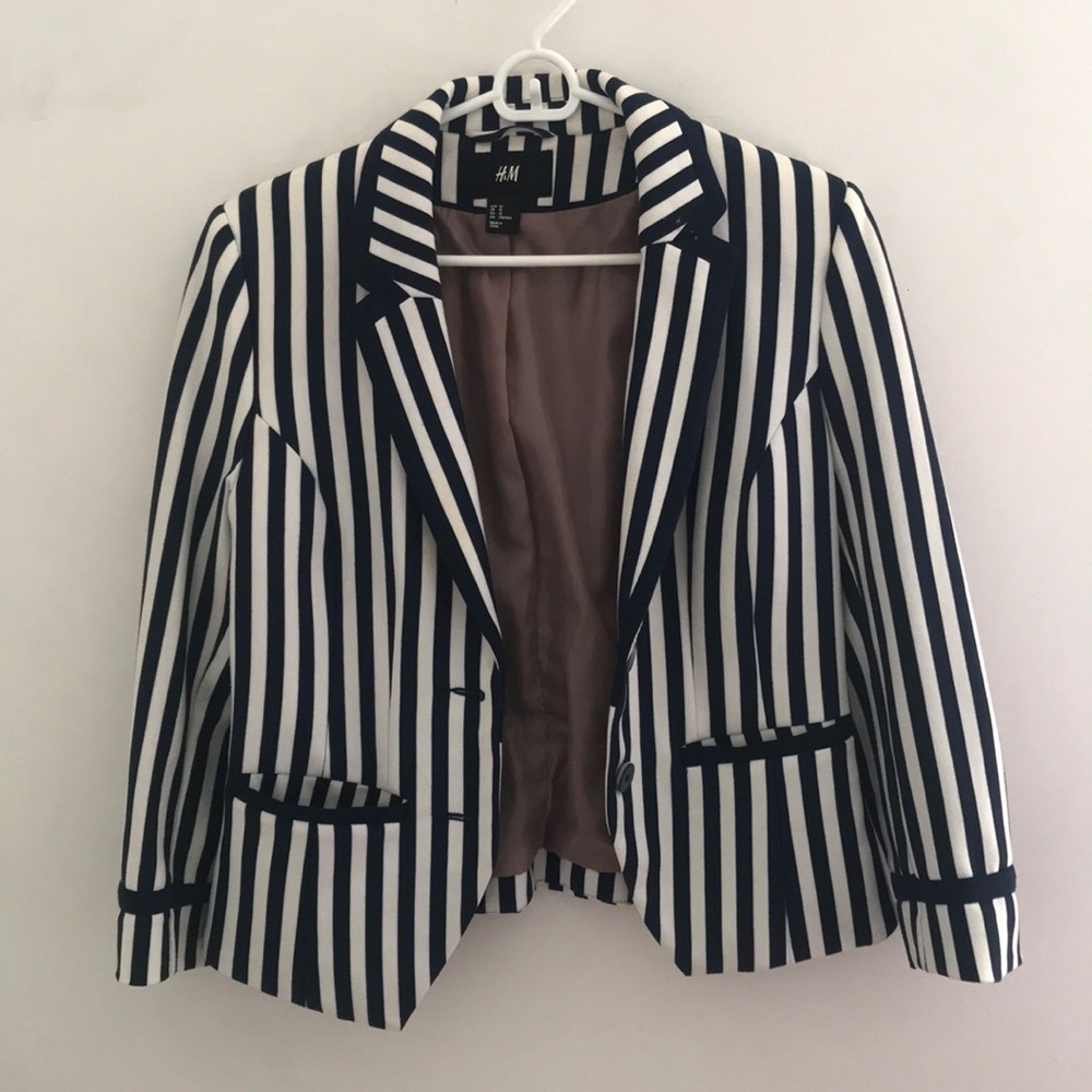 H&M’ blue & white striped blazer
